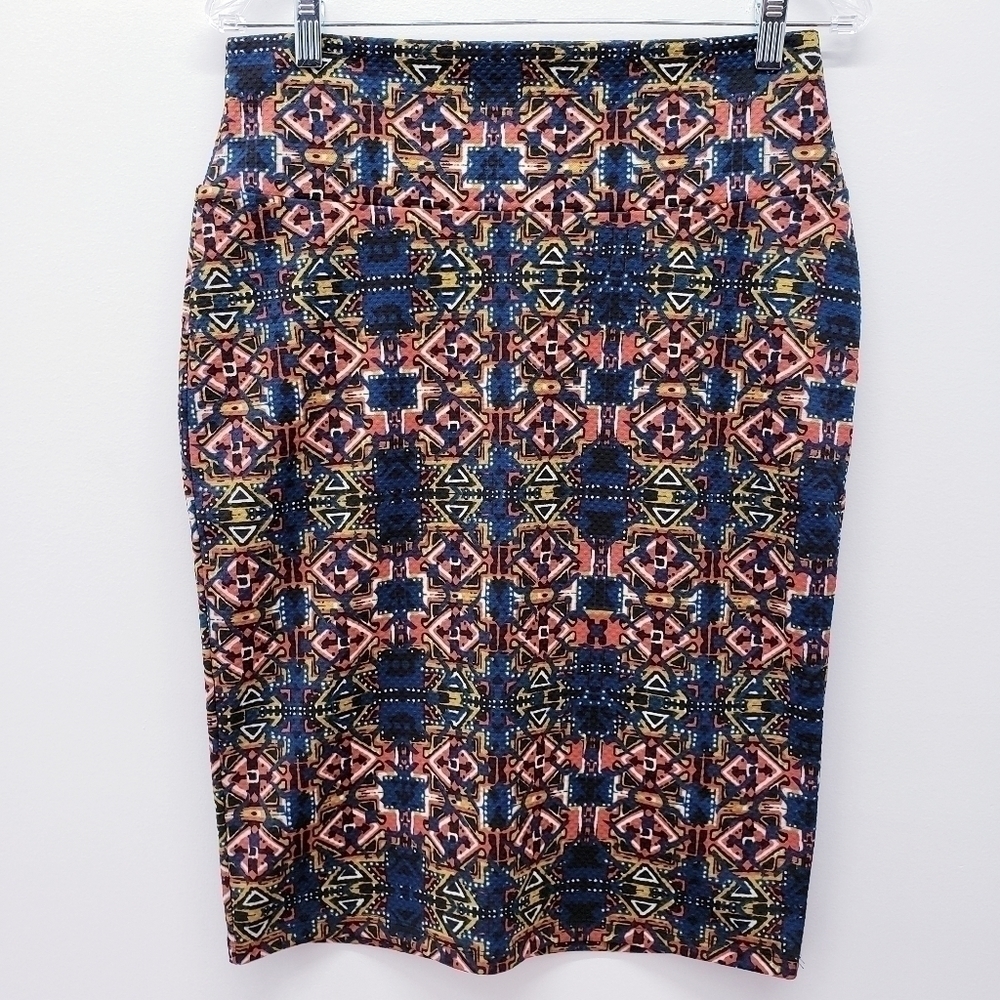 3 for $25 ❤ LuLaRoe - M - Cassie pencil skirt